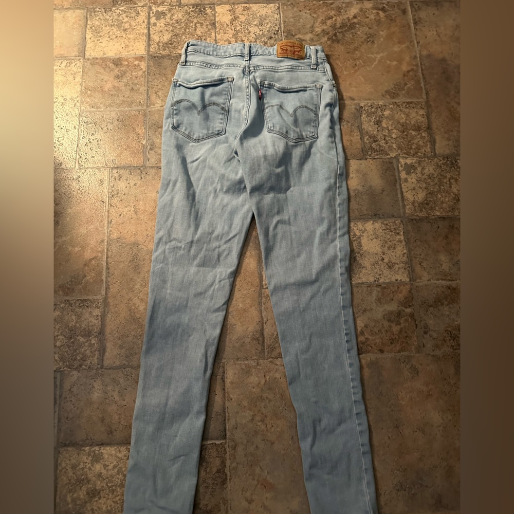 Women’s Levi light wash